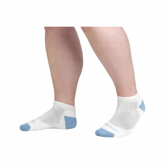 Color swatch for Wide Open Women's Solid Cushioned No Show Socks in White